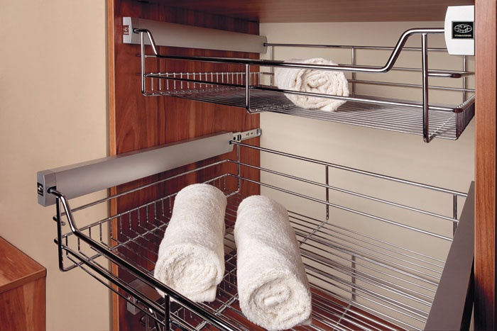 The WIRE BASKET can be used in fitted furniture instead of traditional drawers.
The open wire structure provides a view of the contents without sliding out.
Thanks to the free air circulation, the clothes are always fresh.